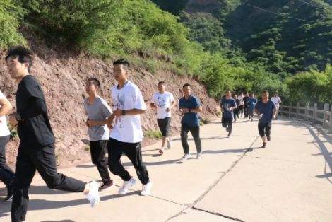 助力文旅市场 展示产投风采——乐动网页版·官方站在线登入-乐动(中国)
组织开展员工登山比赛活动(图3) 助力文旅市场 展示产投风采——乐动网页版·官方站在线登入-乐动(中国)
组织开展员工登山比赛活动(图3)